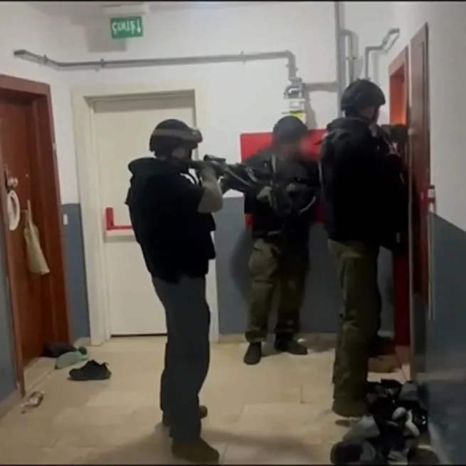 11 şüpheli gözaltına alındı