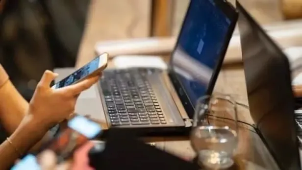 internet-haber-sitelerinde-calisanlara-basin-karti-verilecek-mi-tbmm-sosyal-medya-teklifi-kapsami-nedir-intern-1664915040789.jpeg İnternet haber sitelerinde çalışanlara BASIN KARTI verilecek mi? TBMM Sosyal medya kanunu kapsamı nedir? İnternet haberciliği yapanlara sarı basın kartı veriliyor mu, şartlar neler?-3