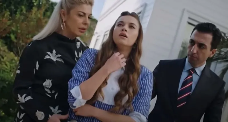 yali-capkininda-basrol-ayriligi-bunalimi-diziyi-finalin-esigine-getirecek-1713863752500.jpg Yalı Çapkını'nda başrol ayrılığı bunalımı! Diziyi finalin eşiğine getirecek-8