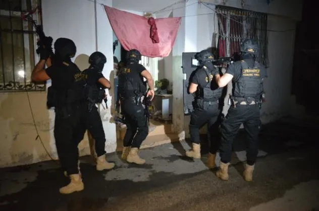 Adana'da DEAŞ'a şafak baskını: 7 gözaltı