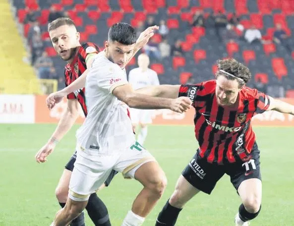 Oğuz Aydın el yakıyor!