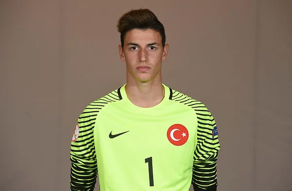 1612255570548.jpg Fenerbahçe'de Altay Bayındır gidiyor, yerine Berke Özer geliyor!-3