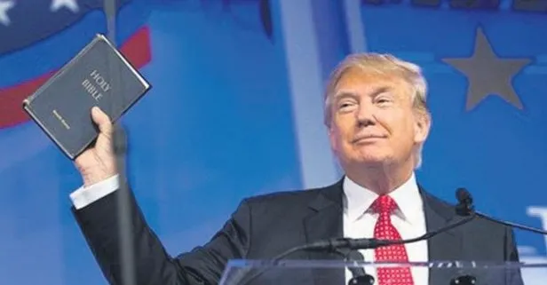 Donald Trump, Tanrı ABD’yi korusun diye tanıttığı İncili, 60 dolardan satıyor
