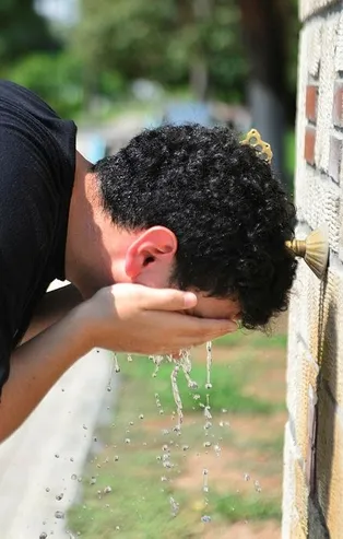 Meteorolojiden yurt genelinde sıcak hava uyarısı: Mevsim normallerinin 4 ila 8 derece üzerinde seyredecek