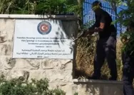 AK Partiden İsrailin Kudüsteki mezarlıkta bulunan TİKA tabelalarını sökmesine sert tepki!