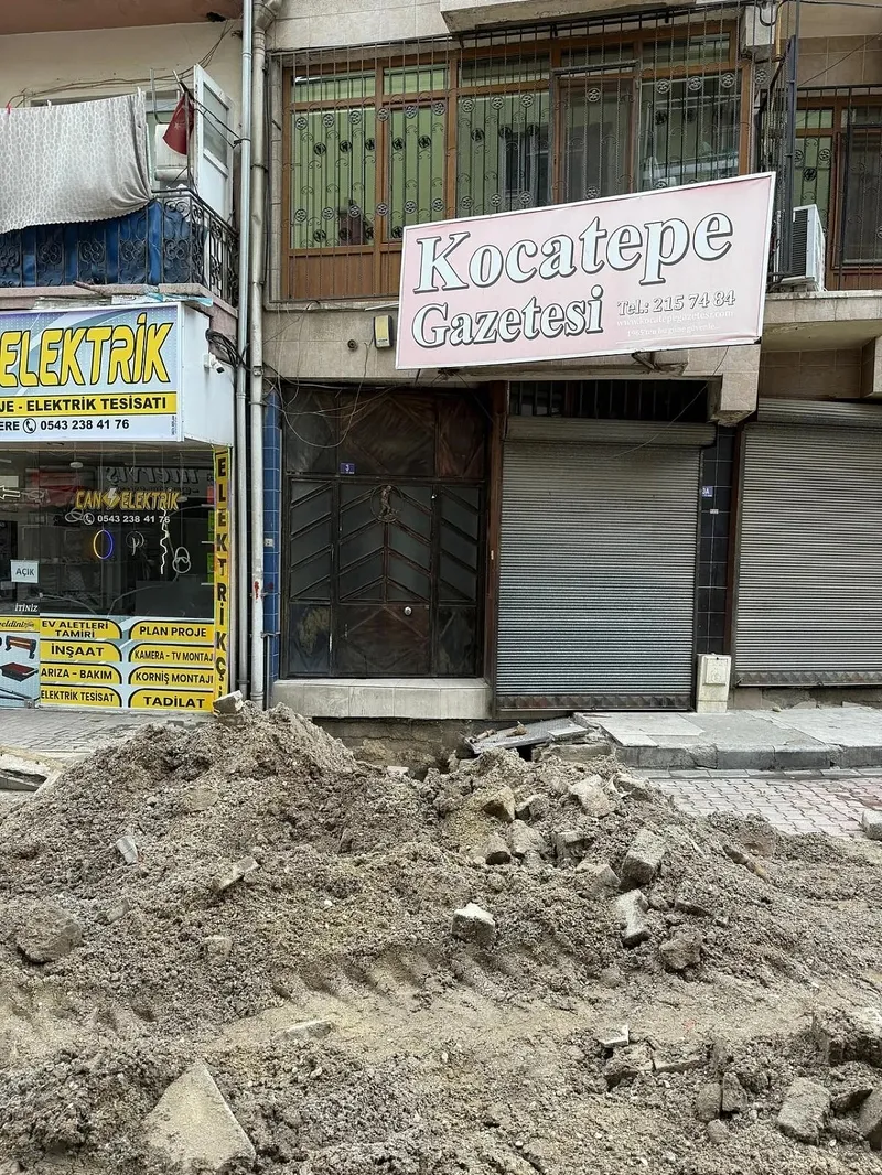 chpli-baskandan-yaziya-kazi-afyonkarahisar-belediyesinden-muhalif-gazeteye-kepceli-operasyon-1774858318188.jpeg CHP’li başkandan yazıya kazı | Afyonkarahisar Belediyesi’nden muhalif gazeteye kepçeli operasyon-3