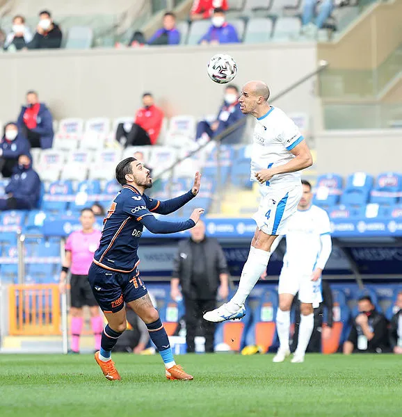 medipol-basaksehir-bb-erzurumspor-1-0-mac-ozeti-1609946217621.jpg