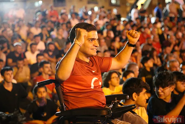 Türkiye tek yürek! Meydanlarda Euro 2024 coşkusu | Meydanlar doldu taştı | Çeyrek finale giden yolda heyecan dorukta! - 17