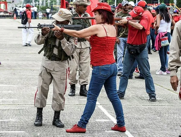 Venezuela'da 900 bin kişilik dev tatbikat-3