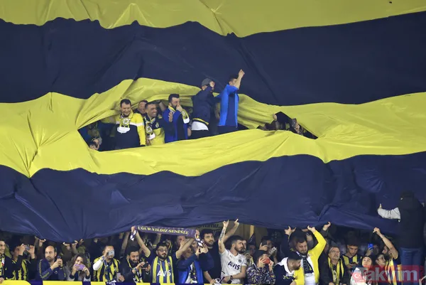 Fenerbahçe - Galatasaray derbisinden ekrana yansımayan kareler! Nefes kesen mücadele... - 16