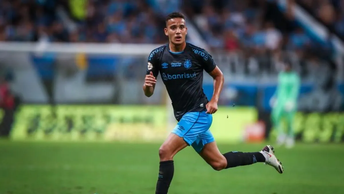 Beşiktaş'tan savunmaya geleceğin yıldızı! Transferini duyurdular