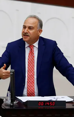 CHP, yine FETÖ'ye kalkan oldu