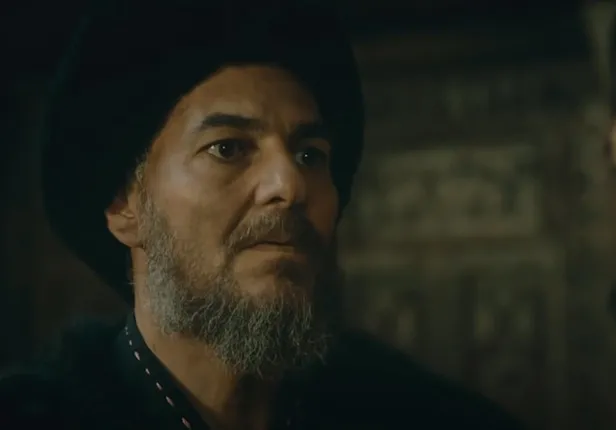 dananin-kuyrugunu-koparan-olay-kurulus-osman-33-bolum-fragmaninda-bir-cirpida-dali-budaktan-ayiriyor-1604763653734.jpg Bir çırpıda dalı budaktan ayırıyor! Kuruluş Osman 33. bölüm fragmanında dananın kuyruğunu koparan olay-6