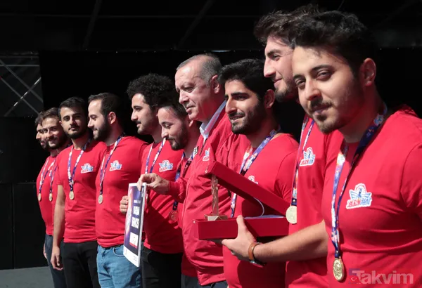 Cumhurbaşkanı Recep Tayyip Erdoğan TEKNOFEST'i ziyaret etti - 20