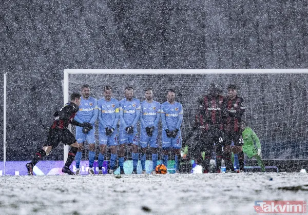 Volkan Demirel etkisi! Emre Mor rüzgar gibi esti... - 16