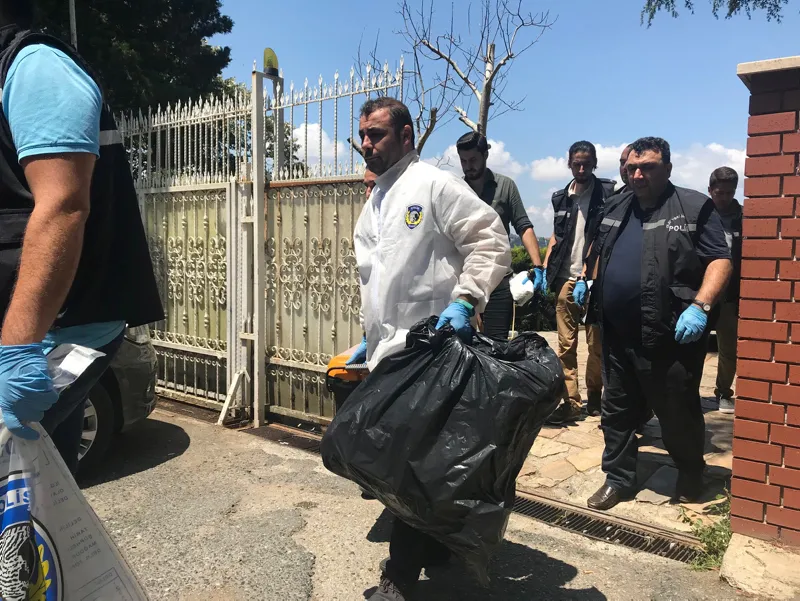 Adnan Oktar'ın evinden çıktı polisler şaşkına döndü - 3