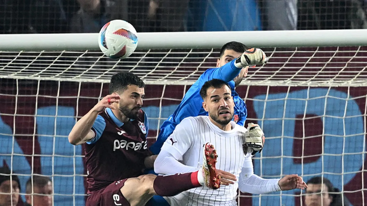 Trabzonspor'dan Hüseyin Türkmen için sakatlık açıklaması!