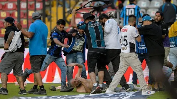 meksikada-queretaro-kulubune-bir-yil-seyircisiz-oynama-cezasi-verildi-1646815254554.jpg 17 kişi ölmüştü! Meksika'da katliam gibi maç! 1 yıl ceza verildi-3