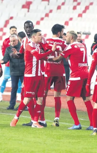 Sivasspor, maç fazlasıyla ligde 1. sıraya çıktı