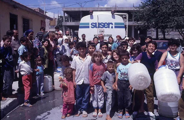 CHP'li belediyelerin hizmet anlayışları değişmemiş! 90'lı yıllardaki su kuyruğunu 2019'da tekrar gördük!-6