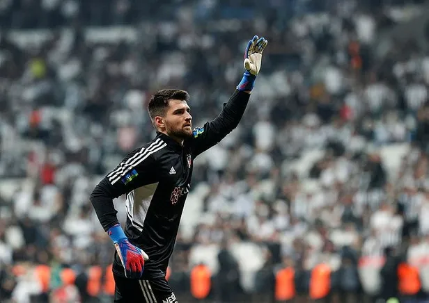 besiktas-fenerbahce-derbisinde-weghorstun-golu-vara-takildi-ofsayt-1664732227000.jpeg Beşiktaş - Fenerbahçe derbisinde Weghorst'un golü VAR'a takıldı! Ofsayt...-4