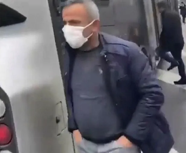 CHP'li İBB'nin günlerce reklamını yaptığı yeni metrobüs yolda kaldı-4