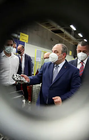 Bakan Varank: Türkiye teknolojide iddiasını ortaya koydu!