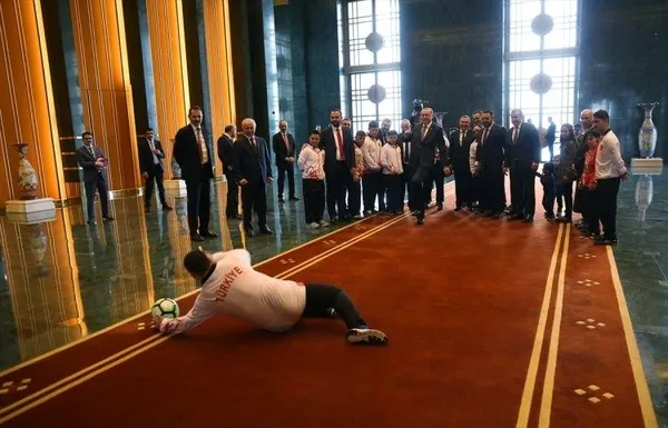 Cumhurbaşkanı down sendromlu sporcuları kabul etti-3