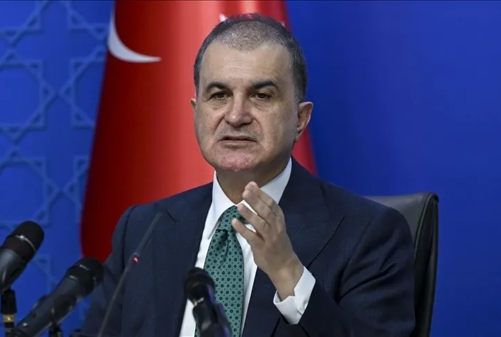 Vandallar kafeye saldırdı