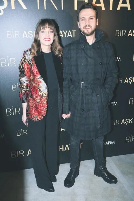 Bergüzar Korel’le Engin Akyürek’in başrolündeki ‘Bir Aşk İki Hayat’ filminin galası yapıldı!-1