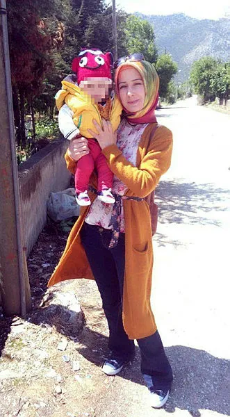 yeni-dogum-yapan-seyma-apartman-boslugundan-dusup-oldu-1599927479030.jpg Yeni doğum yapan Şeyma, apartman boşluğundan düşüp öldü-3