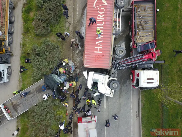 Bursa'da feci kaza: TIR'ın üzerine devrildiği otomobil yandı! Ölü ve yaralılar var... - 23