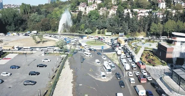 İBB'nin rezilliği bitmek bilmiyor! Bahçeşehir'de patlayan İSKİ borusu hayatı felç etti