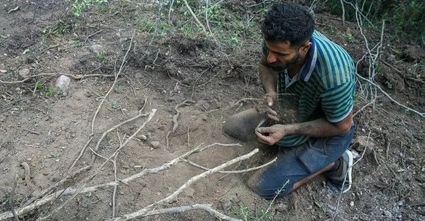 Suriyeli Hasan İzmir'deki yangını söndürmek için elleriyle toprak taşıdı!