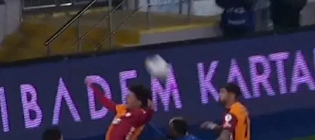 Sara penaltı bekledi! Karar doğru mu?