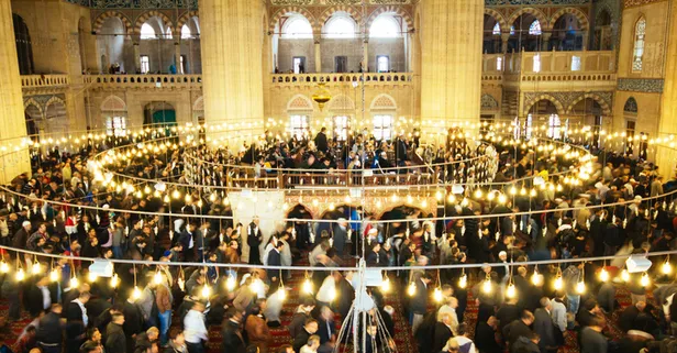 Bayram namazı nasıl kılınır, kaç rekattır? Ramazan Bayramı namazı ne zaman, saat kaçta kılınacak? İstanbul, Ankara, İzmir il il bayram namazı saatleri...