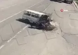 Motosikletten fırlayıp minibüsün üstüne düştü! Amasya’da feci kaza