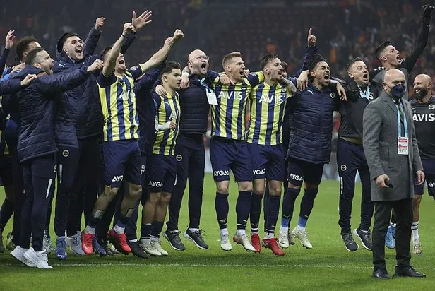 derbi-galibiyetiyle-yeniden-dogan-fenerbahce-3-puandan-cok-daha-fazlasini-kazandi-iste-fenerbahcenin-kazanimlari-1637614207613.jpeg