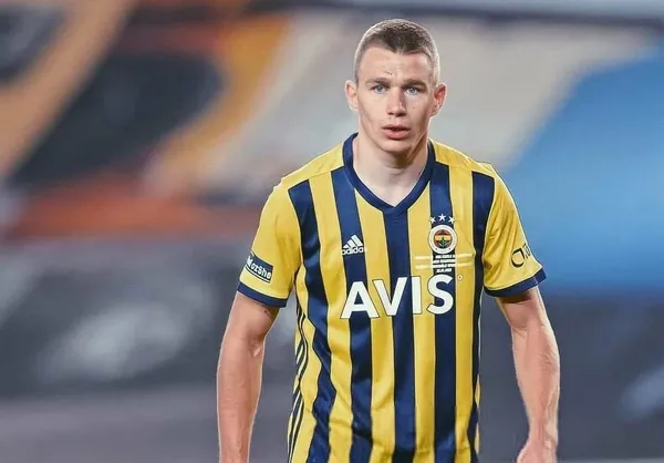 Ajax, Newcastle, Napoli ve Lazio Fenerbahçe'nin peşinde: Hedeflerinde Altay Bayındır ve Attila Szalai var-3