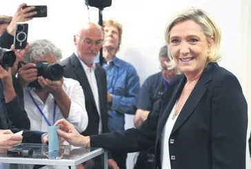 Macron'a 2. şok: Zafer 2. sağın