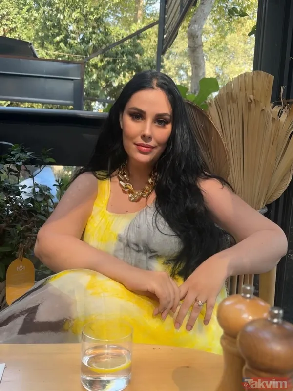 "Bugün Babamın Doğum Günü" Ünlü Şarkıcı, Şu İfadeleri Kullandı: "Bugün Babamın Doğum Günü. Sizler İçin Evdeki Albümlerden Birkaç Fotoğraf Derledim.