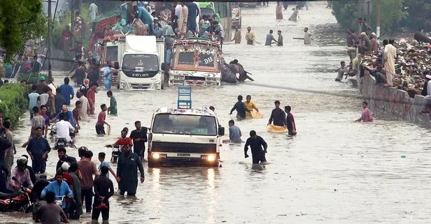 Pakistan’da sel nedeniyle can kaybı 47’ye yükseldi