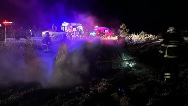 Kütahya'da kan donduran kaza: Takla atıp alev alan otomobilde hayatını kaybetti-3