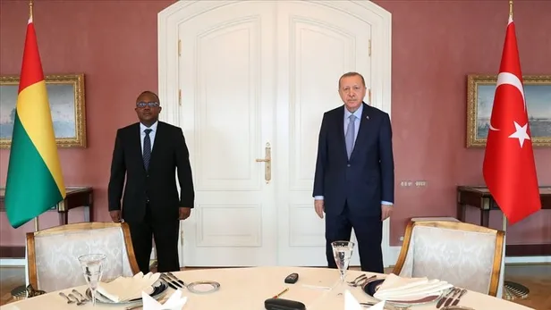 baskan-erdogan-gine-bissasu-cumhurbaskani-umaro-sissoco-embalo-ile-gorustu-gorusmede-ikili-iliskiler-ve-bolges-1667244717321.jpg Başkan Erdoğan'dan kritik temaslar! Gine Bissasu Cumhurbaşkanı ve Brezilya Devlet Başkanı seçilen Lula da Silva ile görüşme gerçekleştirdi-2