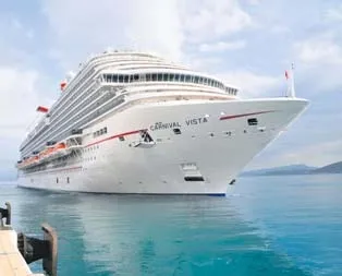 6 bin kişilik gemi Kuşadası’nda