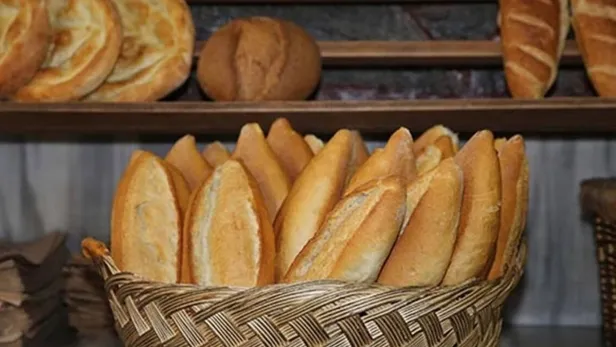 istanbuldaki-ekmek-fiyatlarinin-bircok-ilcede-4-5-tlye-cikmasiyla-ticaret-bakanligi-harekete-gecti-1655949341323.jpeg