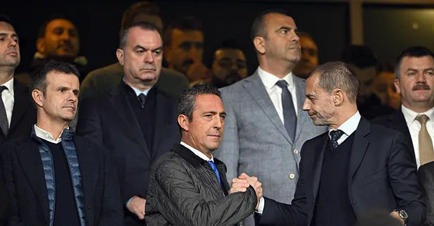 Fenerbahçe tribünlerinde Ali Koç istifa sesleri! Aziz Yıldırım'a büyük destek