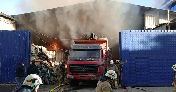 Son dakika: Ümraniye'de depo yangını! Çok sayıda ekip sevk edildi