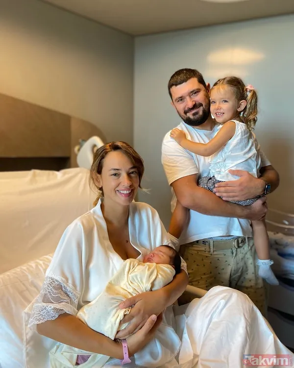 10 yıl önce evlenmişti! Öldür Beni Sevgilim’in Demet’i Seda Bakan’ın 2 kızının babası bakın kim çıktı! Murat Boz’un partneri meğer... - 21