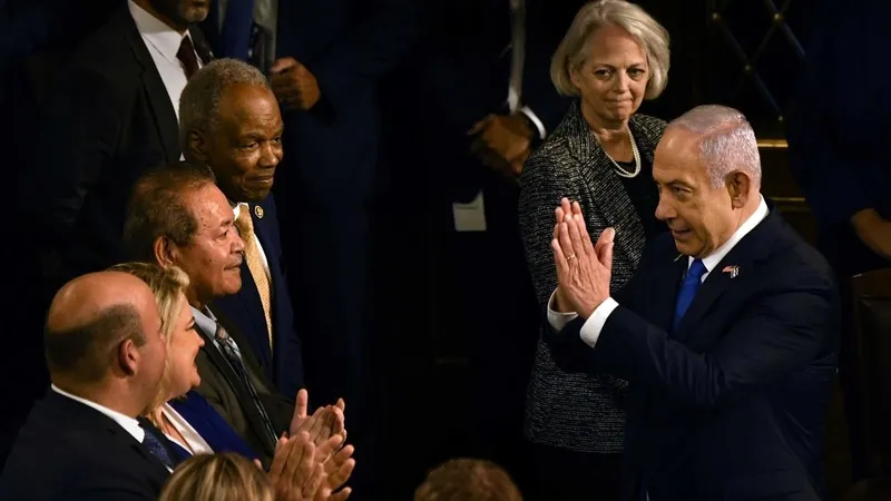 gazzede-soykirim-abddeki-kongren-kafa-pariste-sapkinlik-kureselcilerin-olimpiyat-ruhu-ipler-siyonist-barbarlar-1722139729282.jpeg Gazze kasabı Netanyahu ABD Kongresinde alkışlarla karşılandı